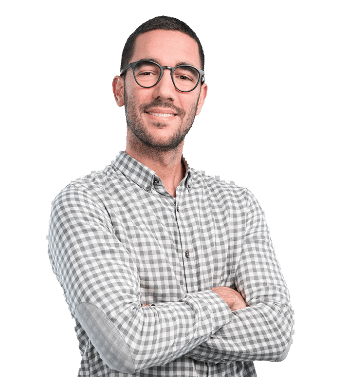 medium-shot-smiley-guy-with-crossed-arms-1 (1)